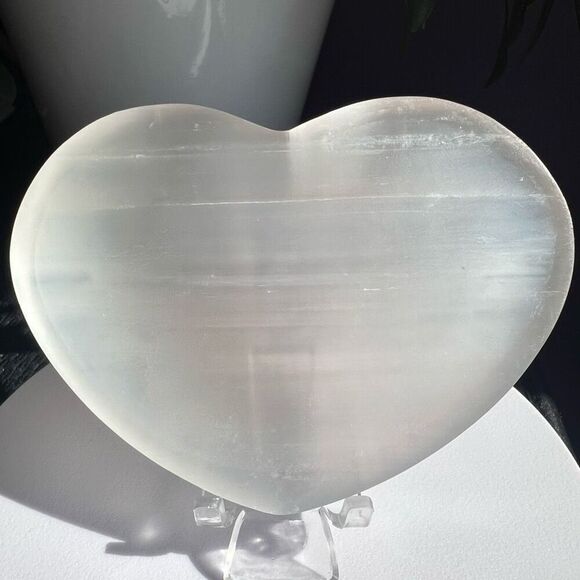 Selenite Crystal Heart Shaped Dish - Picture 6 of 12